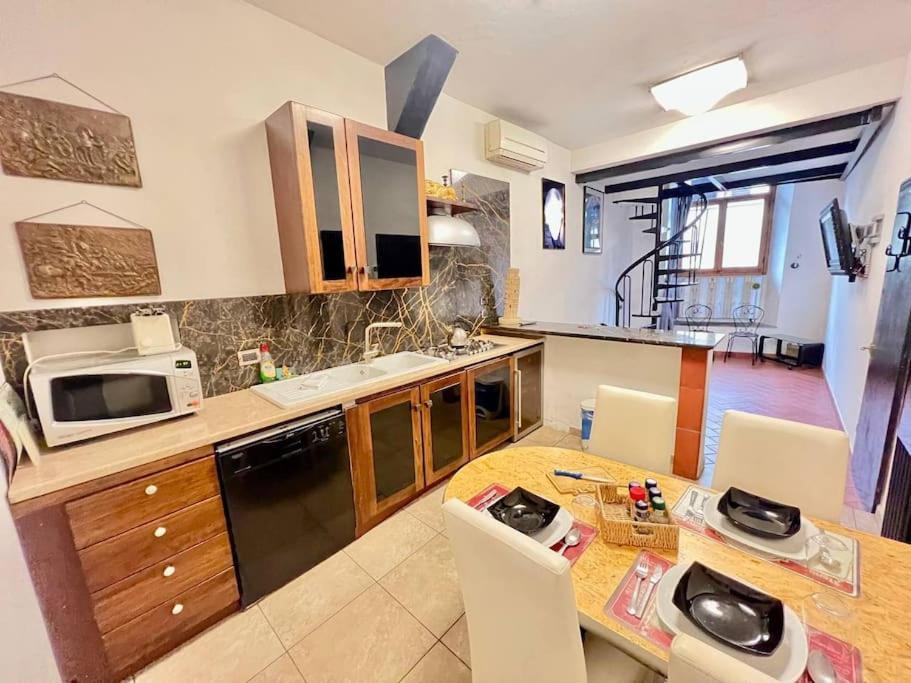 Old Town Florence- Love Apartment المظهر الخارجي الصورة